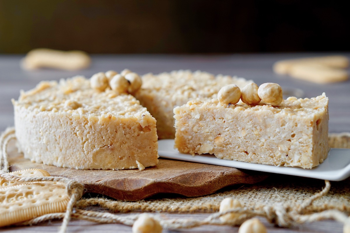 No Bake White Chocolate Hazelnut Cake